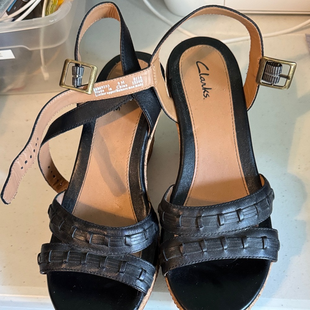 Clarks Women's Black and Tan Sandals